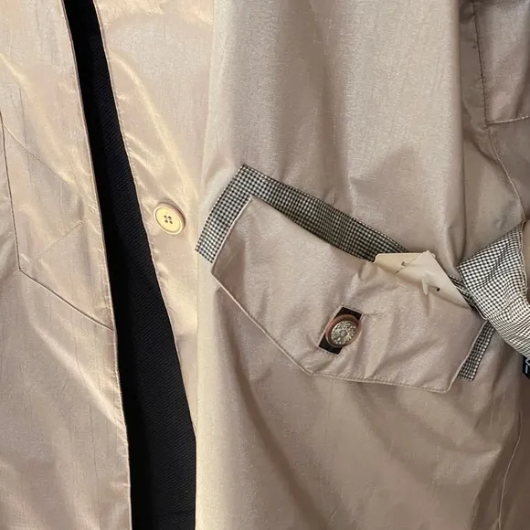 NWT Trench Coat Beige / Gold / Tan Size Large