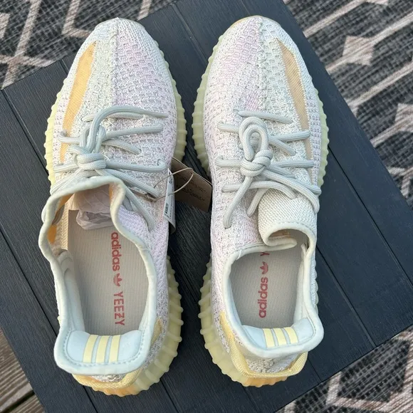 NWT Yeezy Boost 350 V2 “Light” Color Changing Shoes
