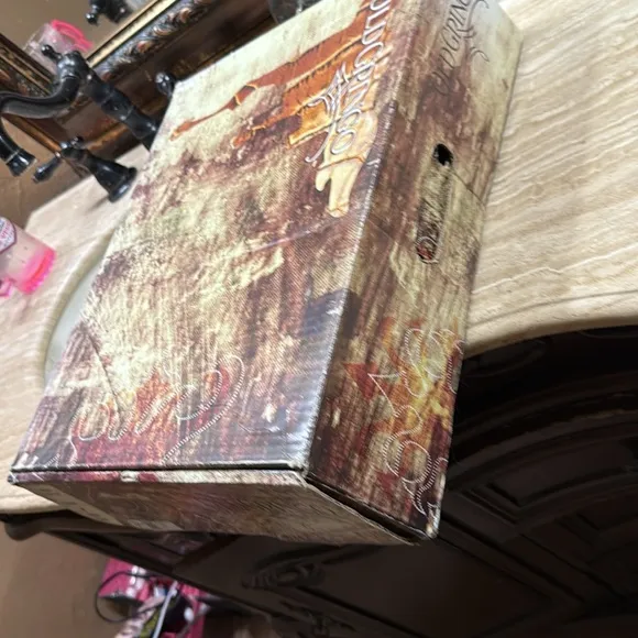 Old Gringo B Vintage Western Charm are missing back flowers please see pictures