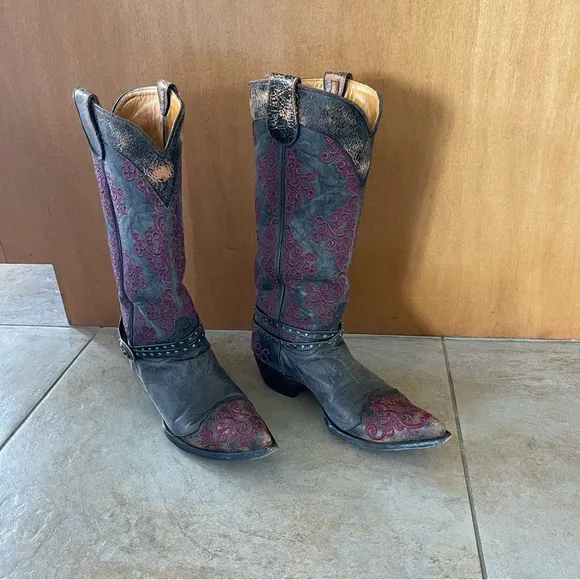 Old Gringo cowgirl boots style L1000, grey boots with purple raised stitching