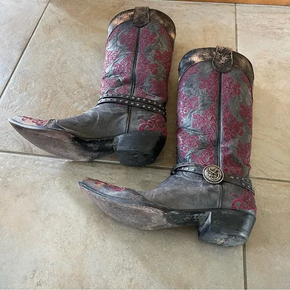 Old Gringo cowgirl boots style L1000, grey boots with purple raised stitching