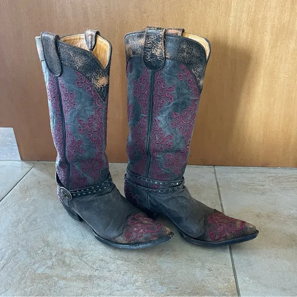 Old Gringo cowgirl boots style L1000, grey boots with purple raised stitching