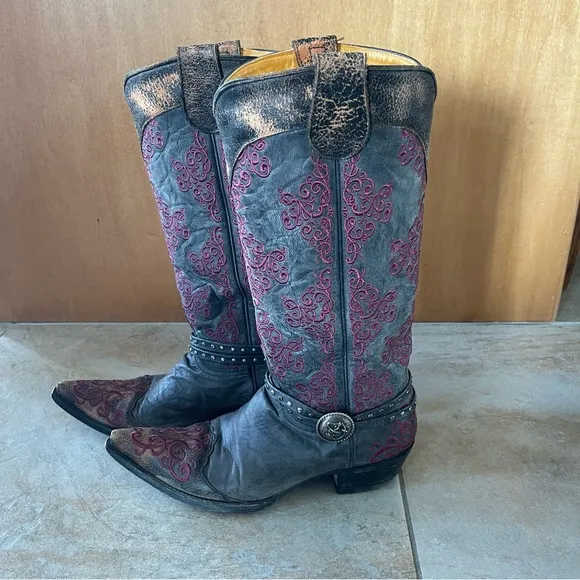 Old Gringo cowgirl boots style L1000, grey boots with purple raised stitching
