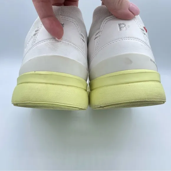 On Running The Roger Advantage Sneaker 11 White/Hay