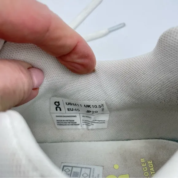On Running The Roger Advantage Sneaker 11 White/Hay