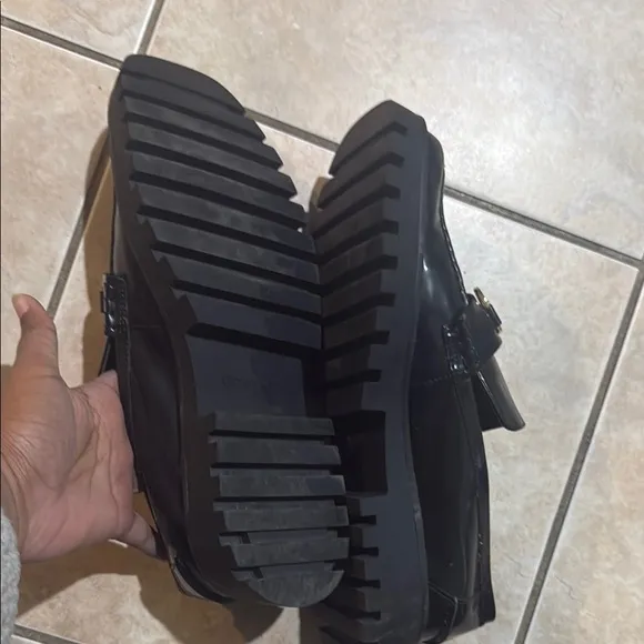 Open edit Sz 11 Black Leather Loafers with Gold Accent. CHunky heel 90s style