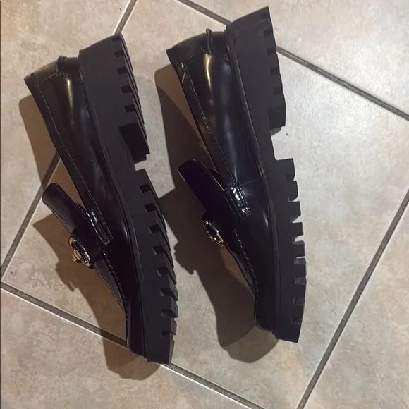 Open edit Sz 11 Black Leather Loafers with Gold Accent. CHunky heel 90s style
