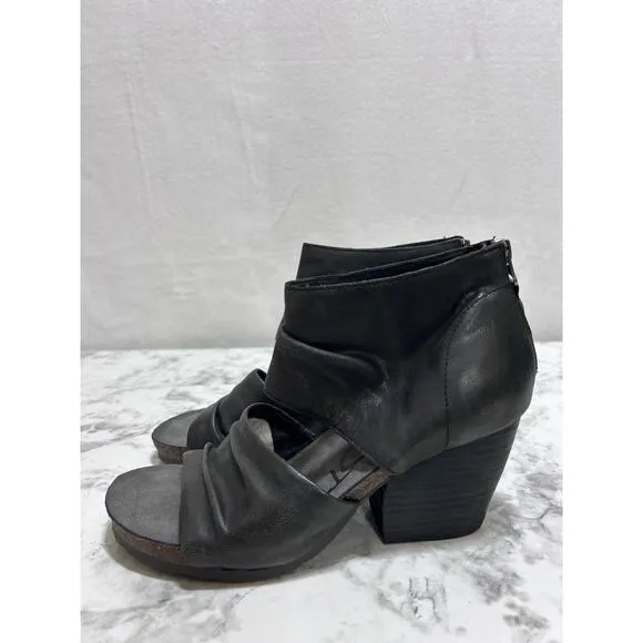 OTBT Patchouli Black Leather Bootie Sandals 8M Distressed Memory Foam Boho Indie