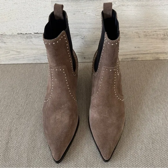 Paige Chelsea Willa Tan Suede Studded Boots Size 9 Western Boho Cowgirl Pointed