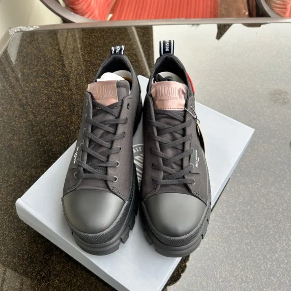Palladium Black Revolt Lo Top Tennis Shoes, Sizes EU 42 &amp; 43 , US 10 &amp; 11, NIB