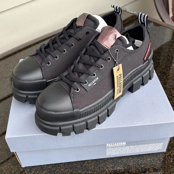 Palladium Black Revolt Lo Top Tennis Shoes, Sizes EU 42 &amp; 43 , US 10 &amp; 11, NIB