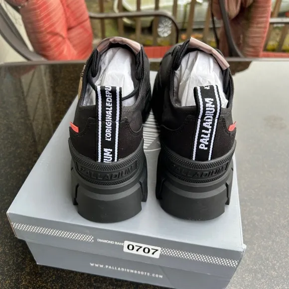 Palladium Black Revolt Lo Top Tennis Shoes, Sizes EU 42 &amp; 43 , US 10 &amp; 11, NIB