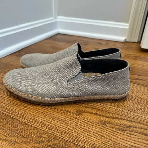 Patara Men's size 10 Gray/Tan Slip-On Shoes, woven fabric, braided Hemp