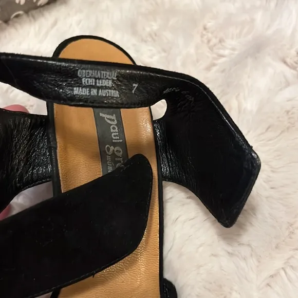 Paul Green High Quality Black Suede Velcro Wood Heel Sandal Shoes Sz 7