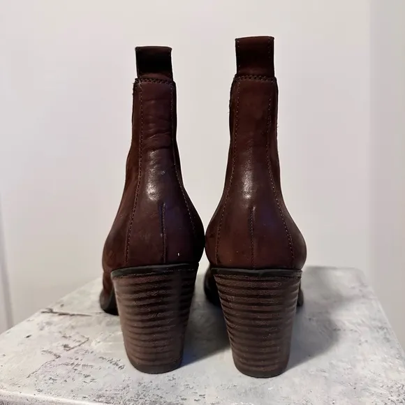 Paul green suede leather brown stacked block heel Chelsea booties boots boho 8