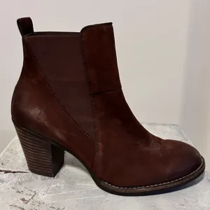 Paul green suede leather brown stacked block heel Chelsea booties boots boho 8