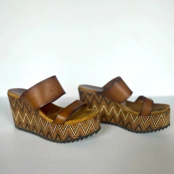 Pedro Garcia Brown Leather wedge platform sandals. US size 7.   (37.5 EU)