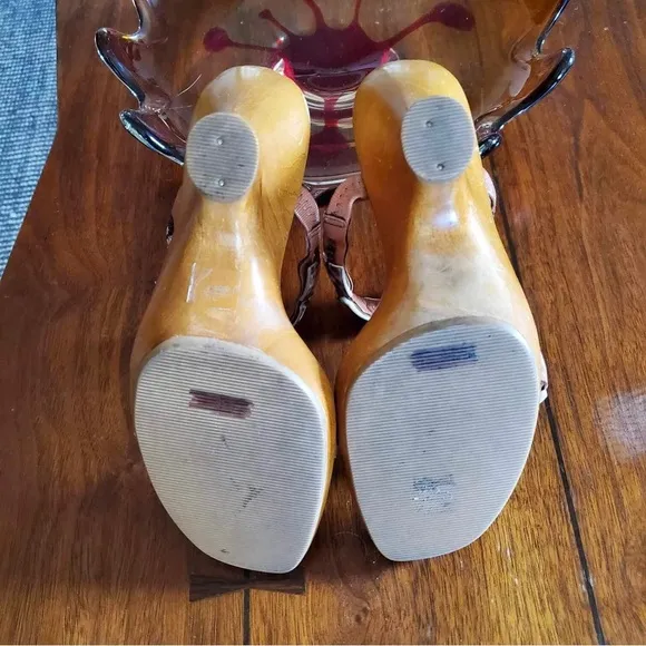 Pella Moda Shell Leather Wood Sculpted Strappy Boho Coastal Neutral Sandals 7.5M