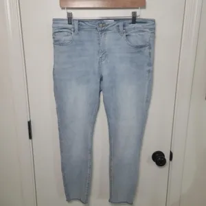 Pistola Arielle Skinny Cropped Scissor Cut Hem Light Wash Jeans Size 31