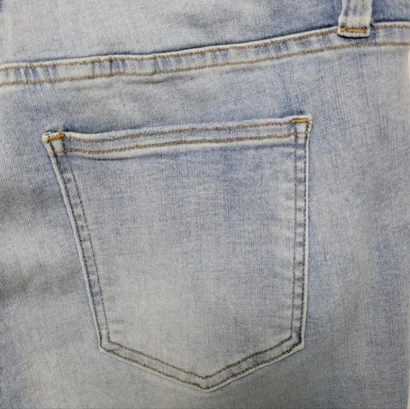Pistola Arielle Skinny Cropped Scissor Cut Hem Light Wash Jeans Size 31
