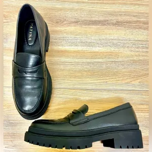 Portland Leather New ZOE CHUNKY LOAFER | Size 9 | Black