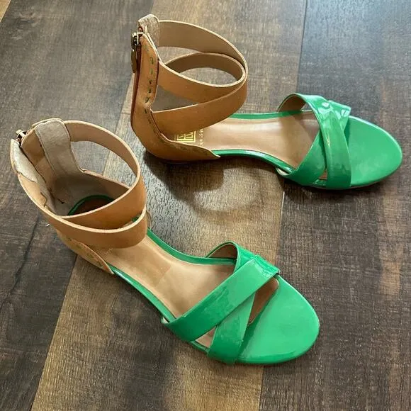 Pour La Victoire Fabia X Band Gladiator Kelly Green Sandals Size 6.5