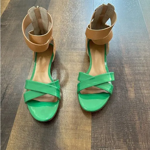Pour La Victoire Fabia X Band Gladiator Kelly Green Sandals Size 6.5