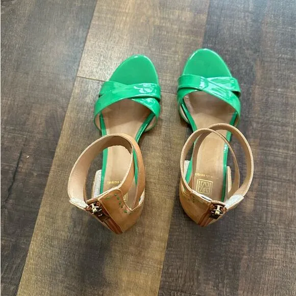 Pour La Victoire Fabia X Band Gladiator Kelly Green Sandals Size 6.5