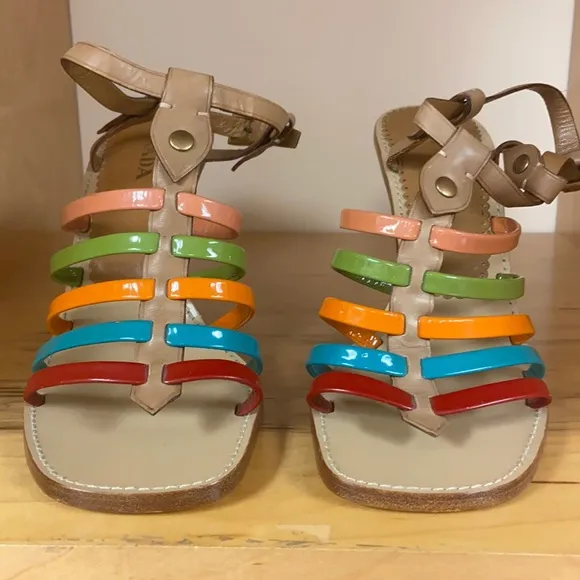 PRADA WOMEN HIGH FASHION SHOES HEELS SIZE EURO 40 MADE IN ITALY