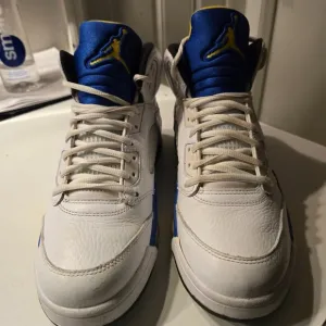 Pre-Owned Air Jordan 5 Retro Laney 2000 White/Varsity Royal Mens Sz 9 136045-141