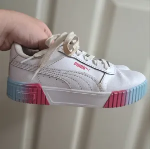 PUMA • Carina 20 Fade Jr Girls Youth Sneaker Kids 2.5C Aqua Pink White Creepers