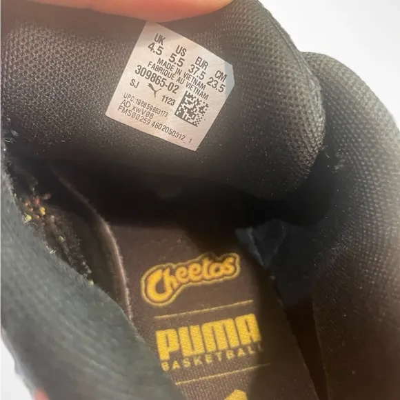 Puma flaming hot Cheetos basketball shoes. Men’s 4.5 women’s 6.5.