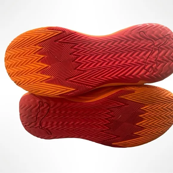 Puma flaming hot Cheetos basketball shoes. Men’s 4.5 women’s 6.5.