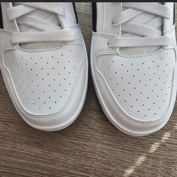 Puma Men's White and Black High-Top Sneakers