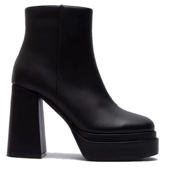 Qupid Babe Black Elevated Zip Up Chunky Heel Platform Moto Boot Ankle Bootie 10