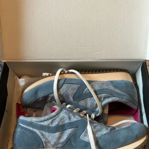 rag &amp; bone Retro Runner in Blue Acid Denim