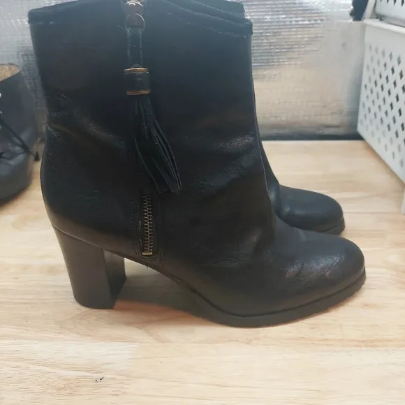 Ralph Lauren black leather ankle zip-up Heeled Boots with Tassels 10B EUC Vtg
