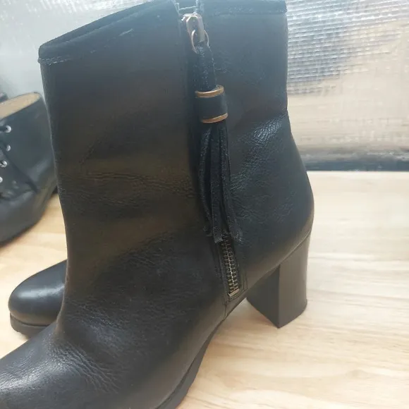 Ralph Lauren black leather ankle zip-up Heeled Boots with Tassels 10B EUC Vtg