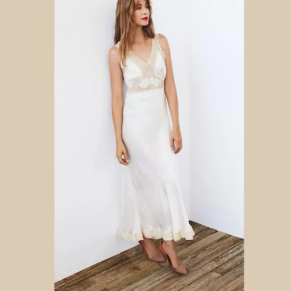 RARE Vintage maxi Victoria’s Secret night gown ivory off white sequins lace