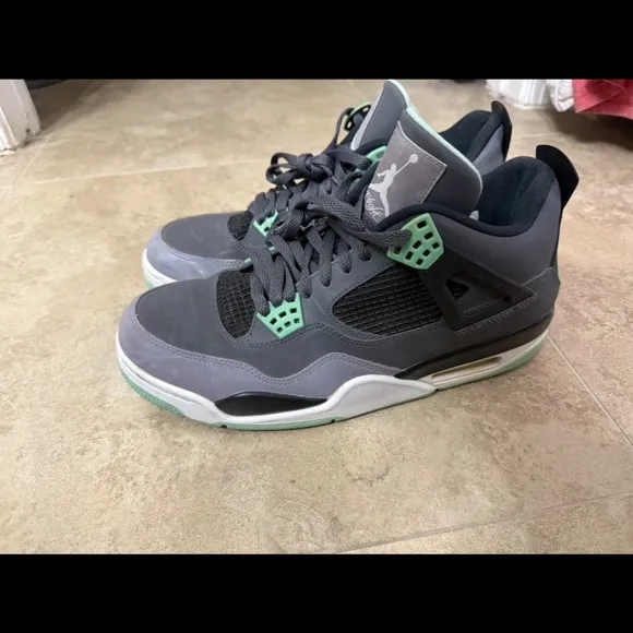 Retro Jordan 4’s