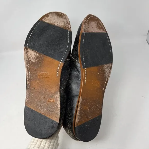 ROYAL ELASTICS Men’s Size 13 US Distressed Leather Slip On Casual Work Shoes
