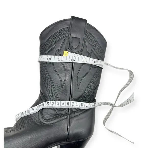 ☀️SALE☀️ Vintage Oak Tree Farms Black Tooled Leather Western Boots Size: 7