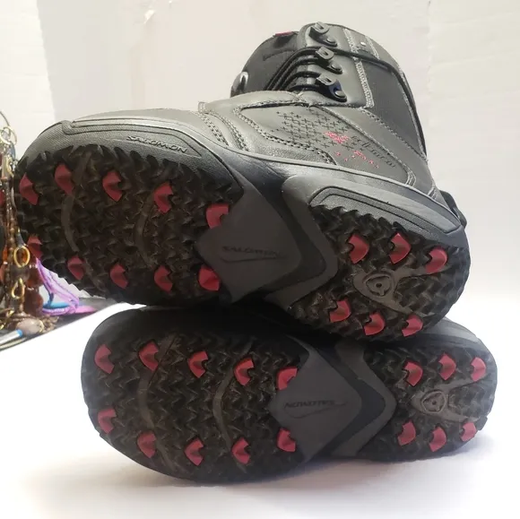 Salomon Ivy Snowboard Custom Fit Sport Black &amp; Pink Snowboard Boots size 6