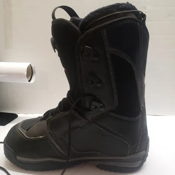 Salomon Ivy Snowboard Custom Fit Sport Black &amp; Pink Snowboard Boots size 6