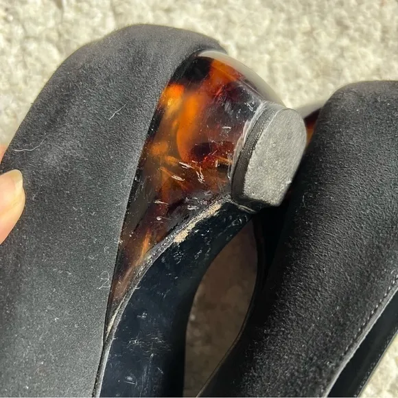 Salvatore Ferragamo Boutique VTG Black Suede Tortoise Shell Resin Kitten Heels