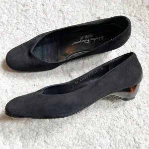 Salvatore Ferragamo Boutique VTG Black Suede Tortoise Shell Resin Kitten Heels