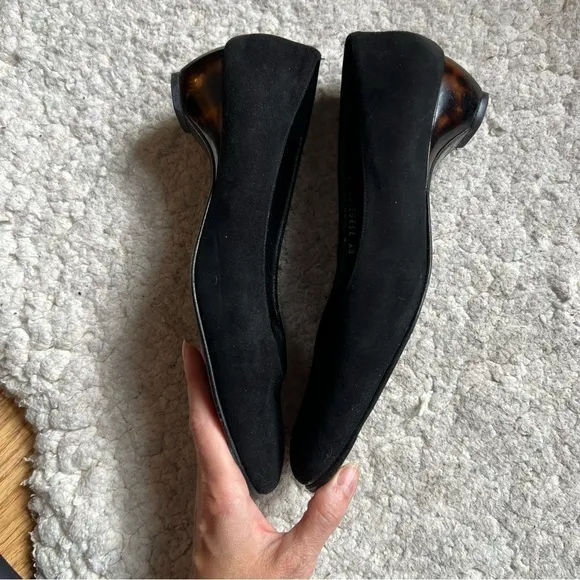 Salvatore Ferragamo Boutique VTG Black Suede Tortoise Shell Resin Kitten Heels