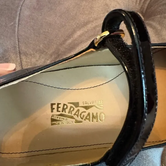 Salvatore Ferragamo Kids/Girls Black Patent  Dress Shoes with Bow