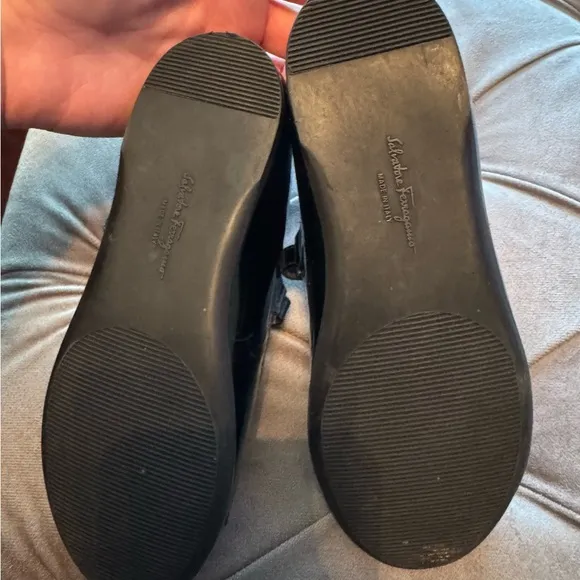 Salvatore Ferragamo Kids/Girls Black Patent  Dress Shoes with Bow