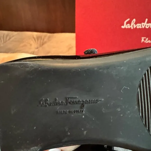 Salvatore Ferragamo Kids/Girls Black Patent  Dress Shoes with Bow
